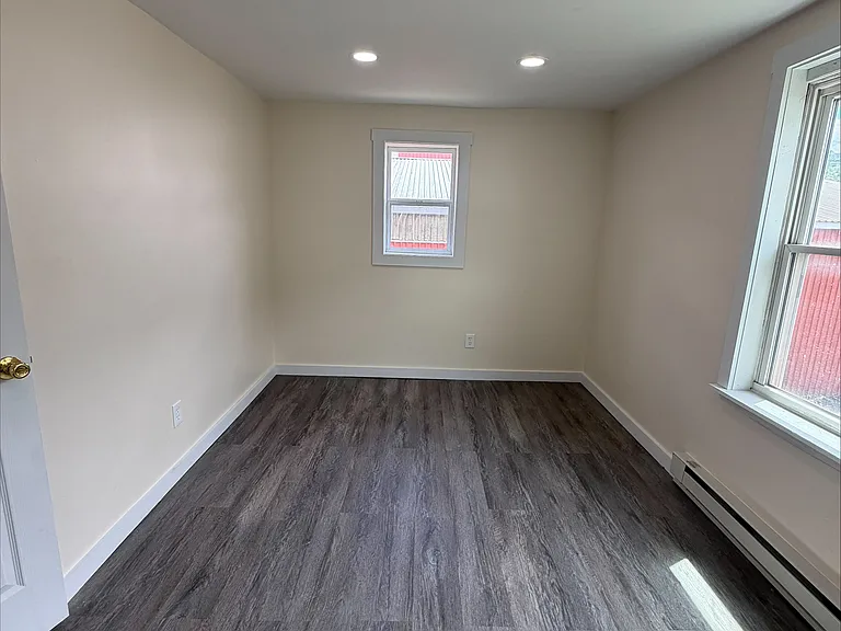 14567 Main St — Photo 6