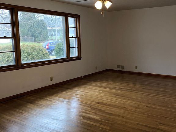 2nd image of 603 N Vierwood Way