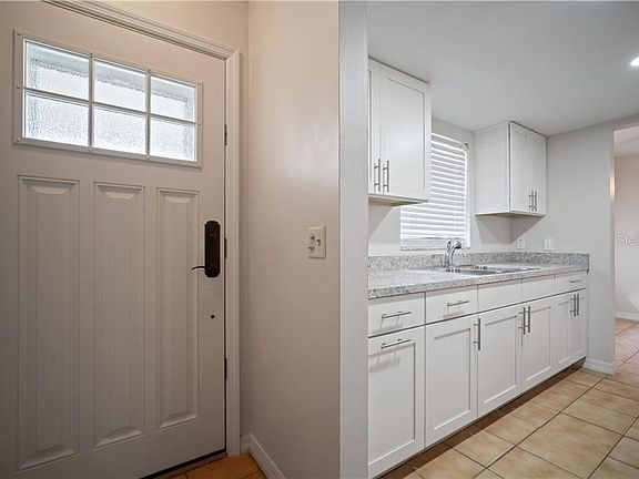 3rd image of 1060 Foxwood Dr