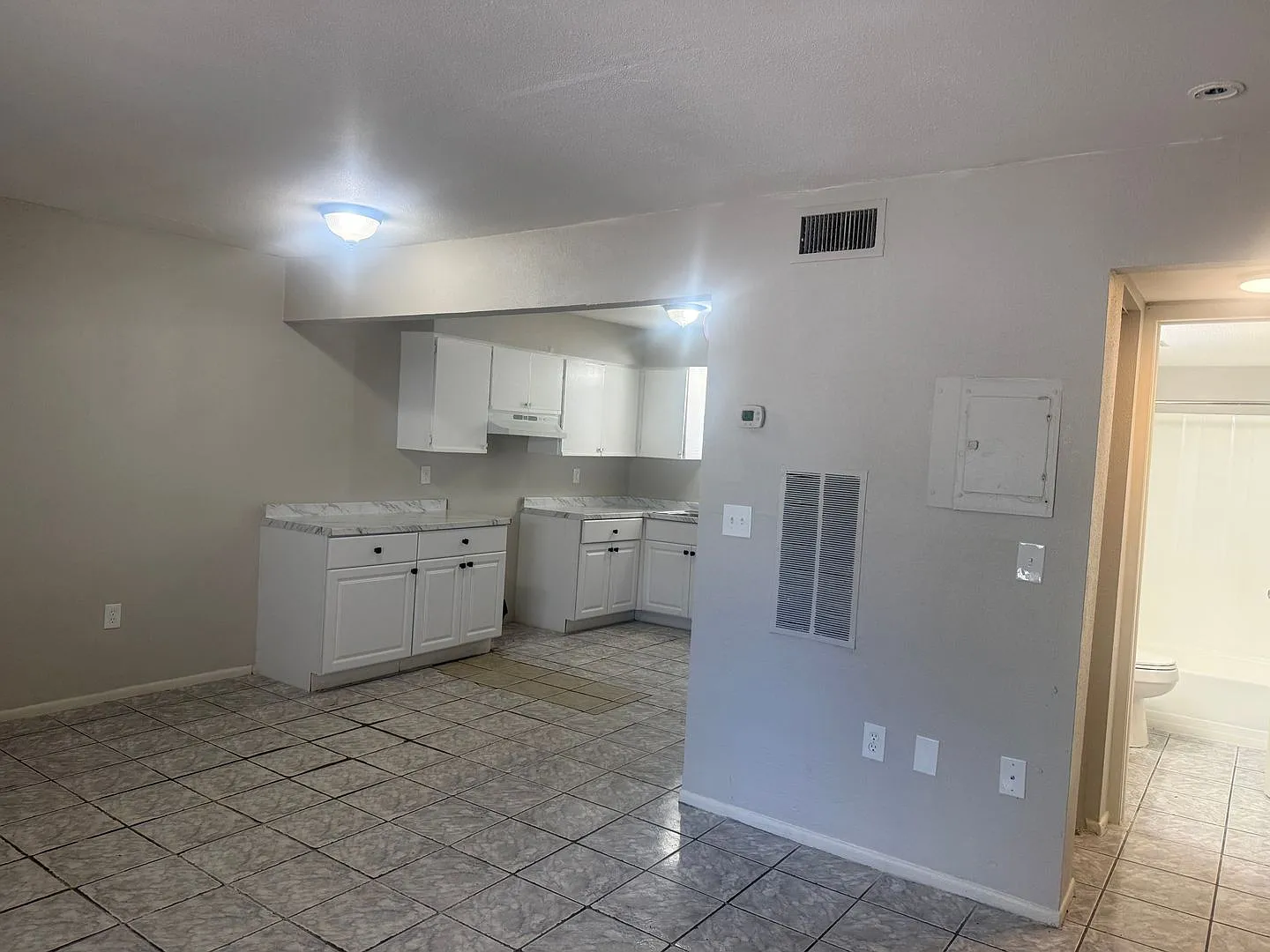 KAI9s 7plex 925 33rd Ave W Bradenton — Photo 4