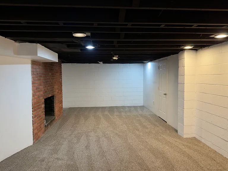 6590 Rockland St — Photo 20
