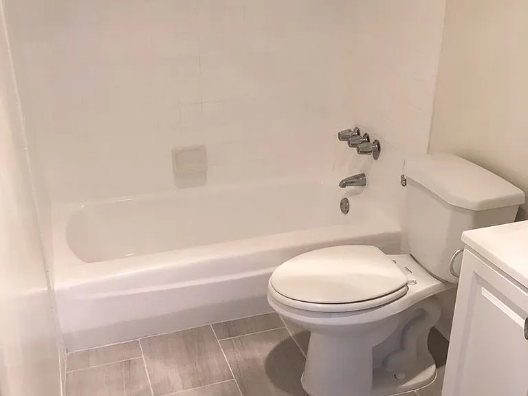 2120 Vanderbilt Lane, Redondo Beach, CA. — Photo 14