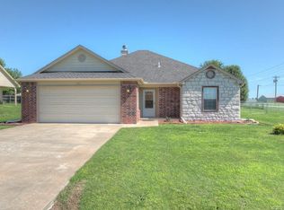 1001 W Beech St, Skiatook, OK 74070