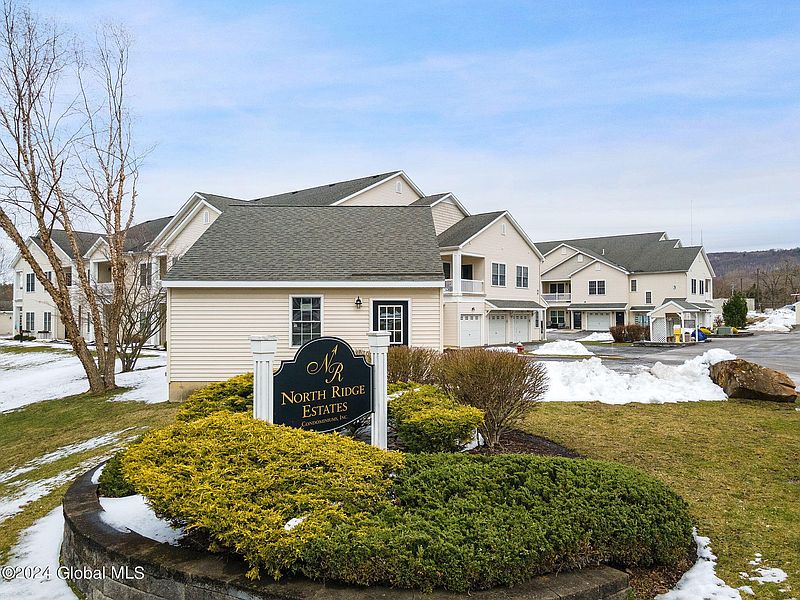 3rd image of 103 N Ridge Estates