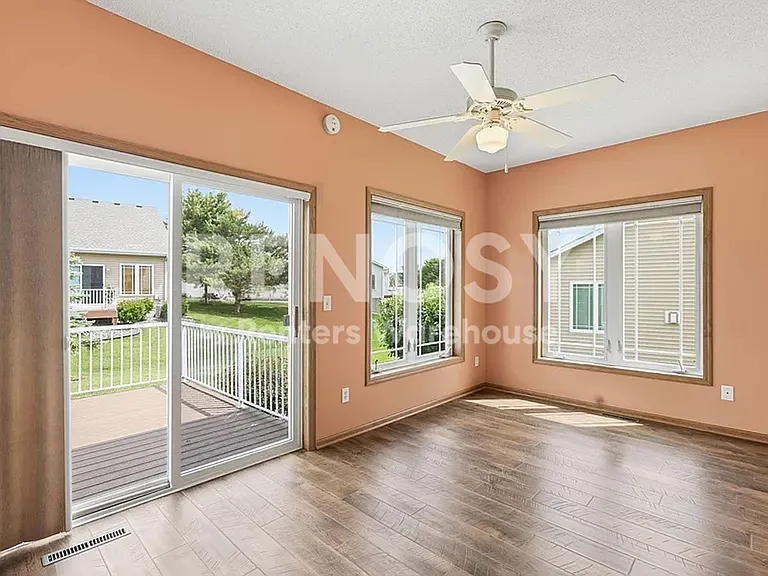 6452 Maclaren Ave NE — Photo 8