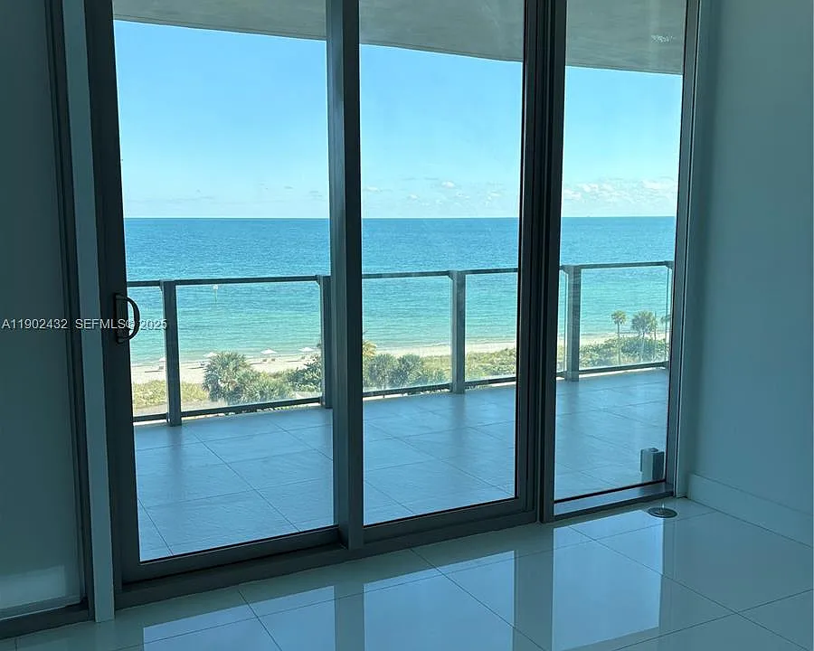 350 Ocean Dr #704N