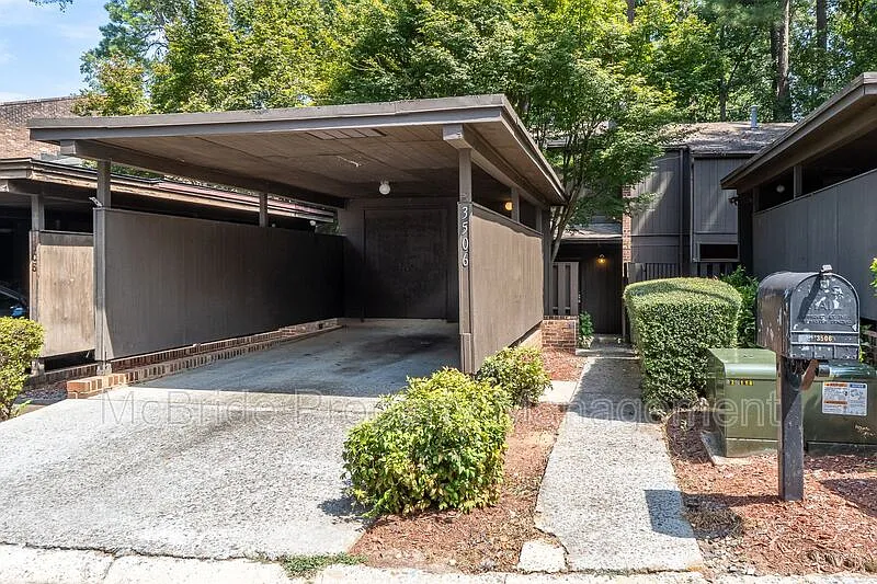 3506 Prestwick Dr