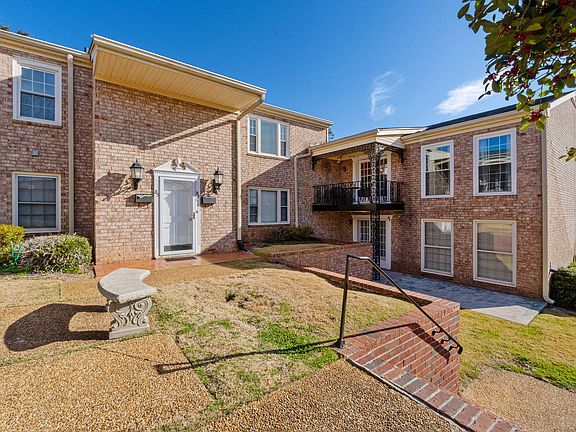 2nd image of 1010 Hickman Road #5b