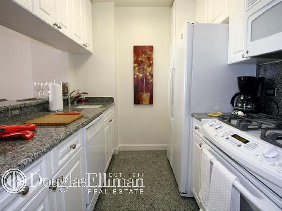 2nd image of 45 W 60th St APT 30B
