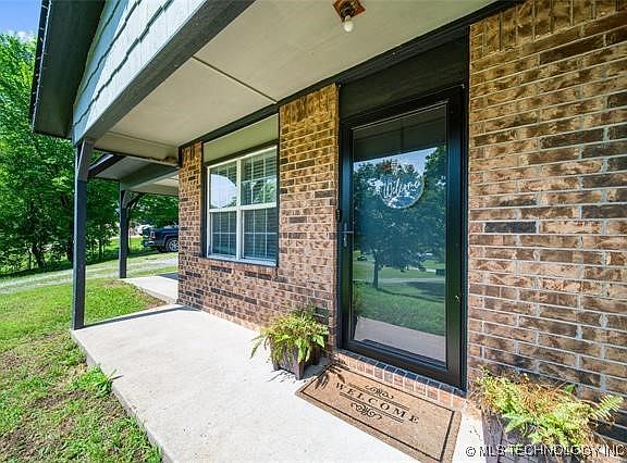 3rd image of 452 N 4418th Cir