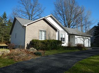 9122 Michigamme Rd, Clarkston, MI 48348