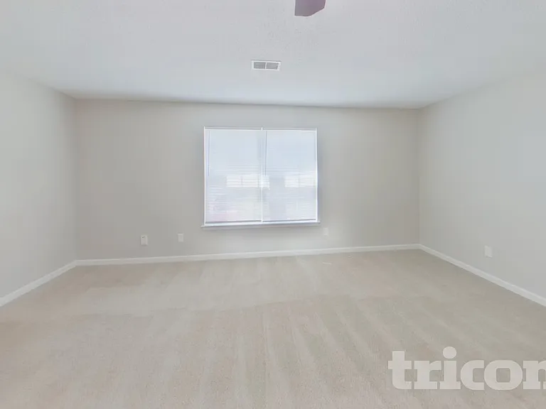 121 Eagle Pointe Dr — Photo 8