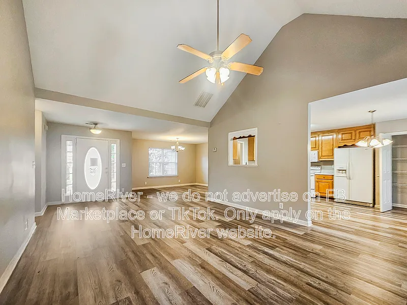 3 bed, 2.0 bath, 1690 sqft, $1,865 — Photo 4