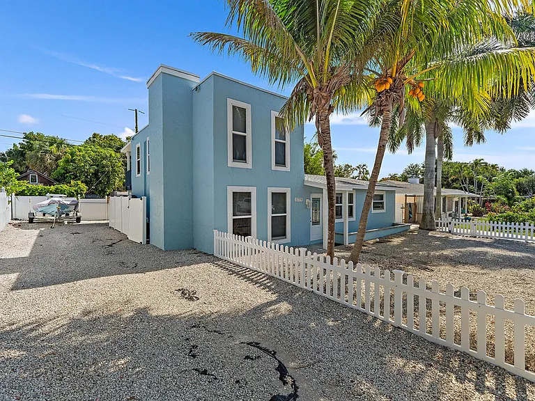 1779 Len Dr — Photo 10