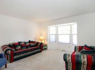 8406 Birch St, Fox Lake, IL 60020