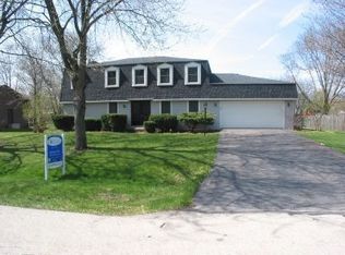 10S040 Meadow Ln, Naperville, IL 60564