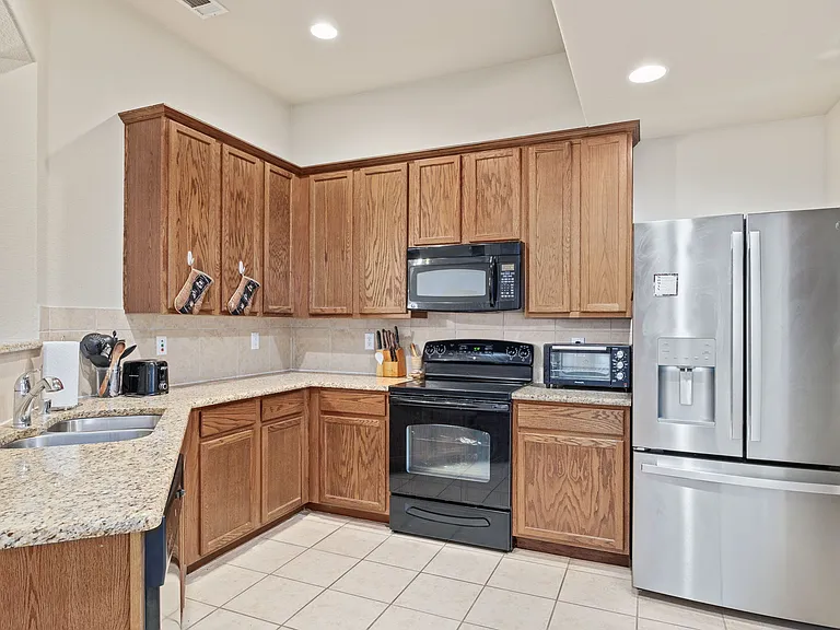 1160 Landon Ln — Photo 9