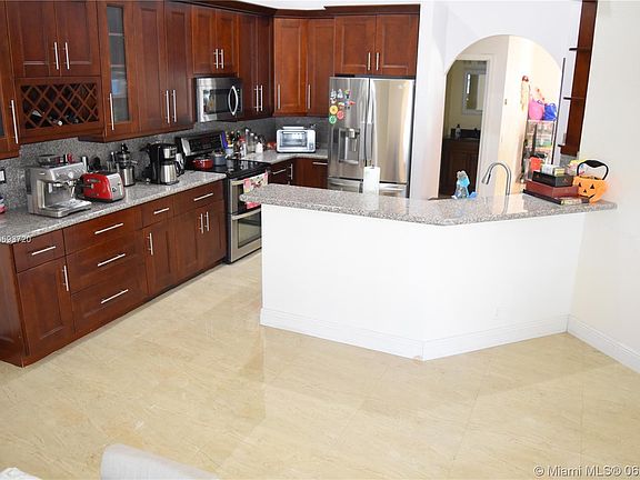 2nd image of 763 Lake Blvd
