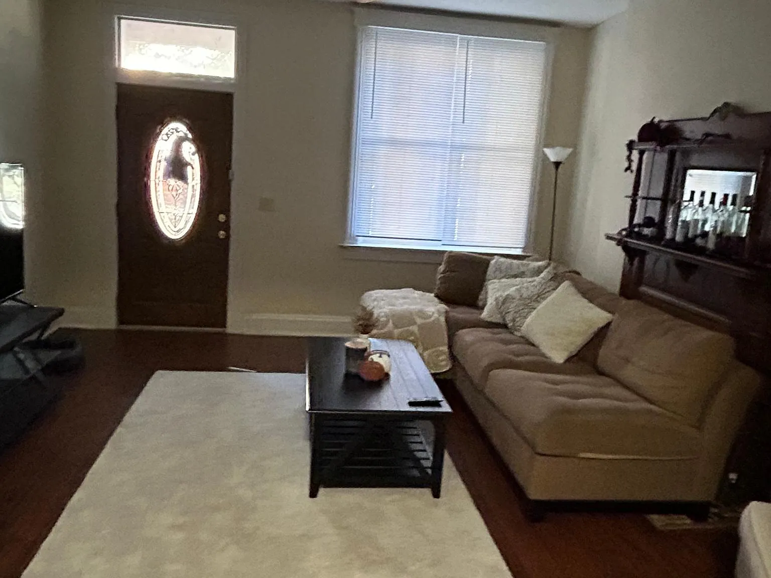 4 bed, 1914 sqft, $2,800 — Photo 2