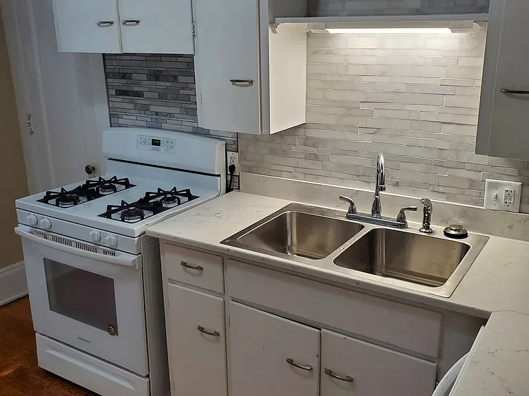 140 College Ave NE #4 — Photo 22