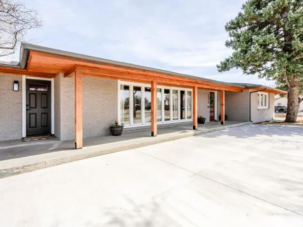 1217 Elm Ave, Dalhart, TX 79022