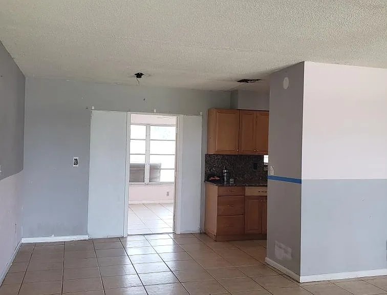 1420 Kimdale St E — Photo 17