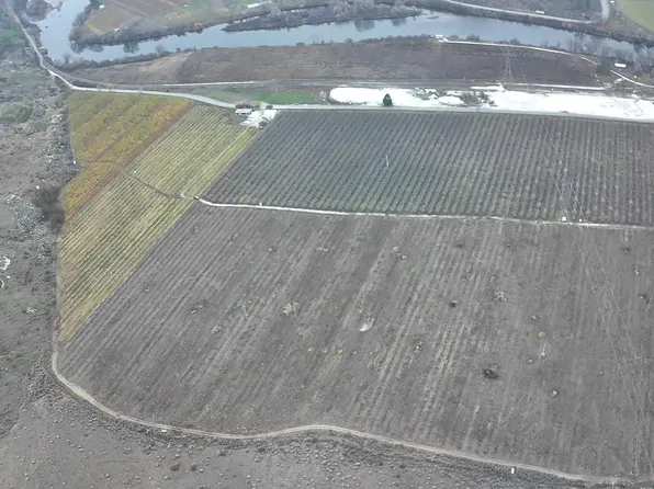 27 S Janis Rd, Tonasket, WA 98855