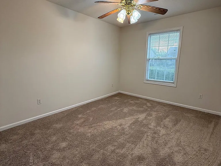 11707 Collinwood Ct — Photo 10