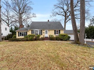 206 10th St, Cresskill, NJ 07626