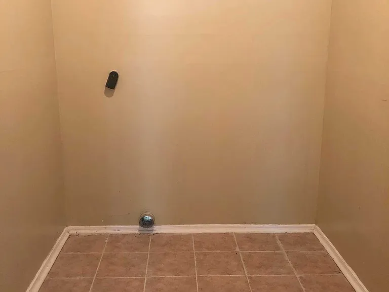 WASHER/DRYER CONNECTIONS