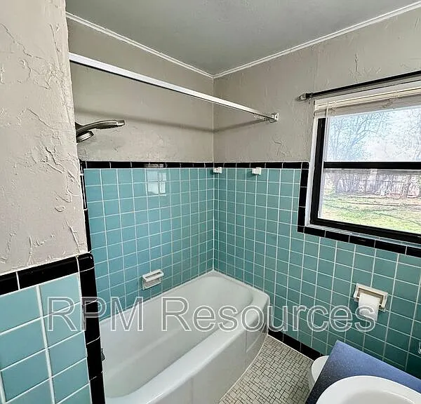 2137 Barclay Rd — Photo 17