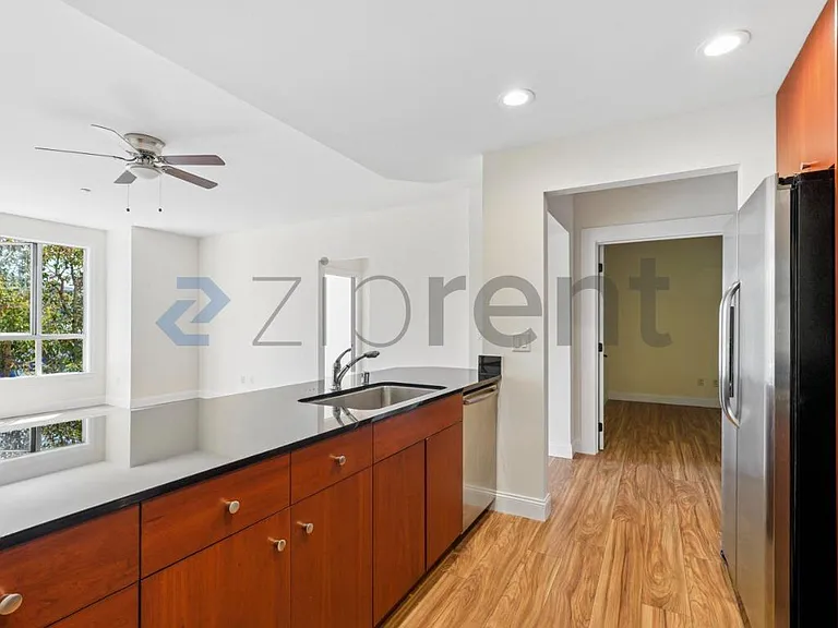 585 9th St #313 — Photo 11