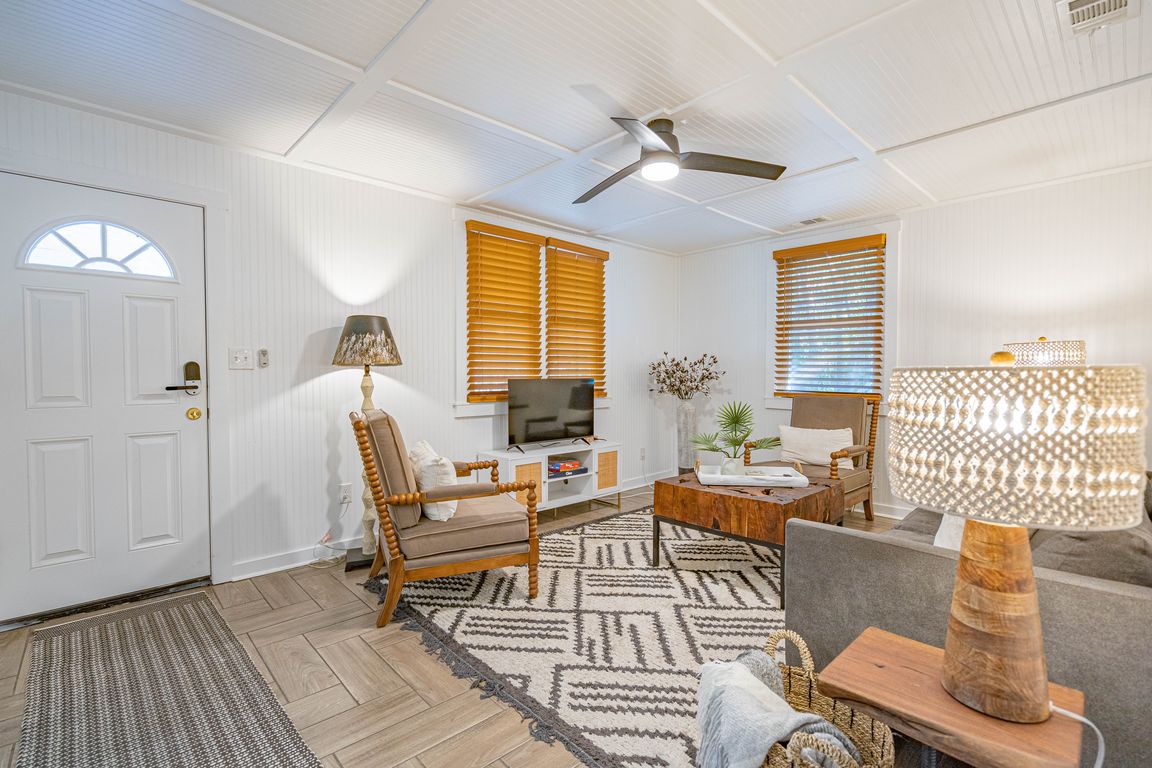 next background image