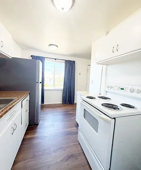 3328 Halverson Ave — Photo 10