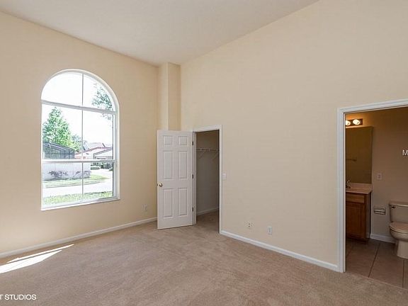 5th image of 1002 Carlyle Ln