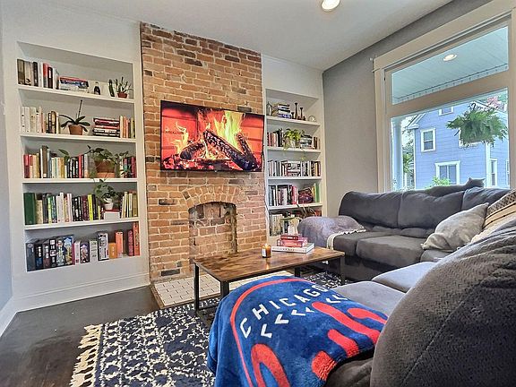 Living room custom built-ins