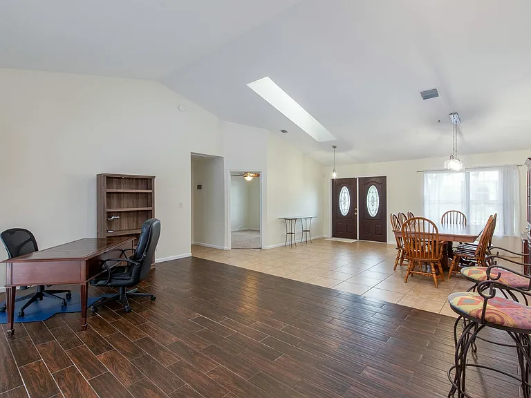 1741 Grantham Dr — Photo 12