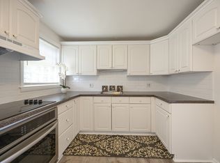 670 Main St APT 3, Walpole, MA 02081