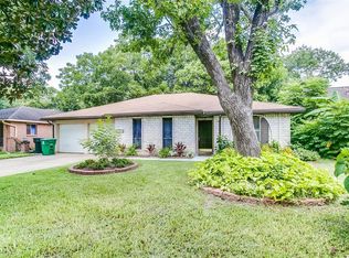 10906 Whittingham Ln, Houston, TX 77099