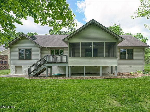 4th image of 355 Beachwood Dr