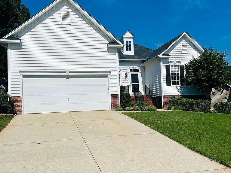 711 Dutchman Ct — Photo 48