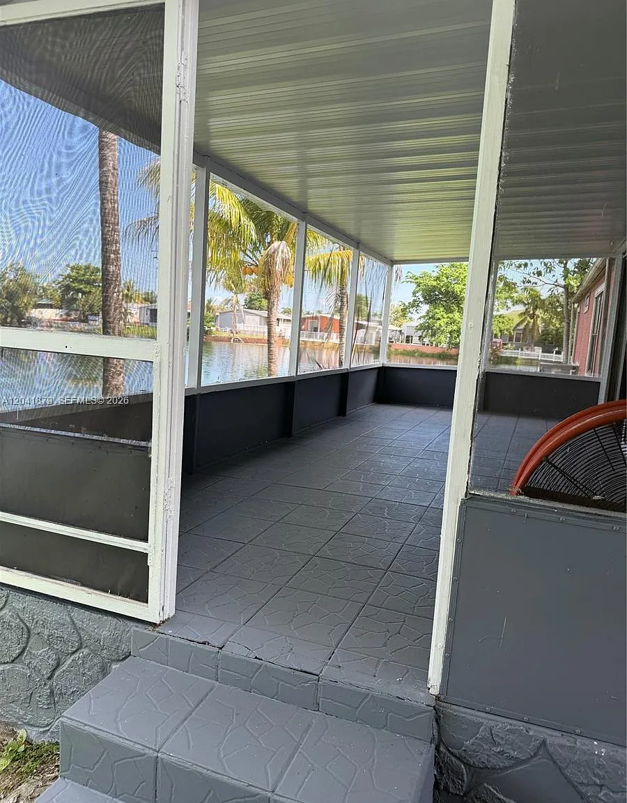 2 bed, 1.0 bath, $2,000 — Photo 4