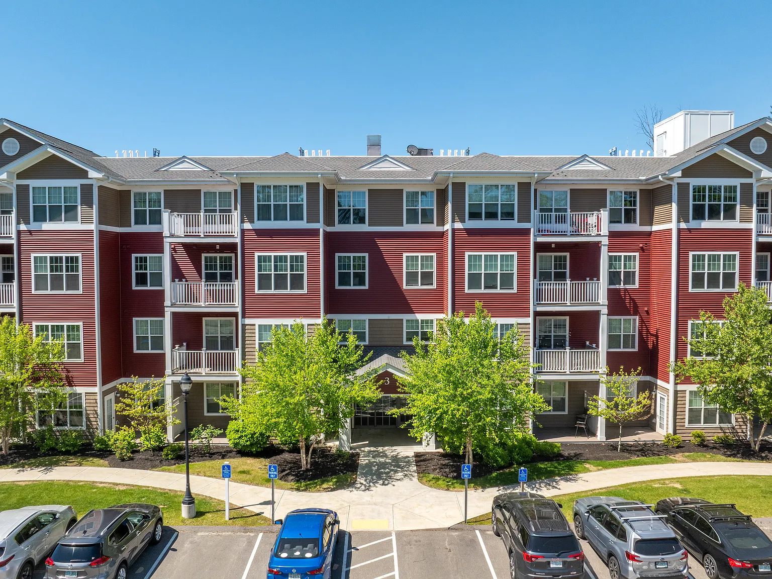 The Thomas Apartments — Photo 2