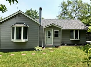 8223 Clarendon Hills Rd, Willowbrook, IL 60527