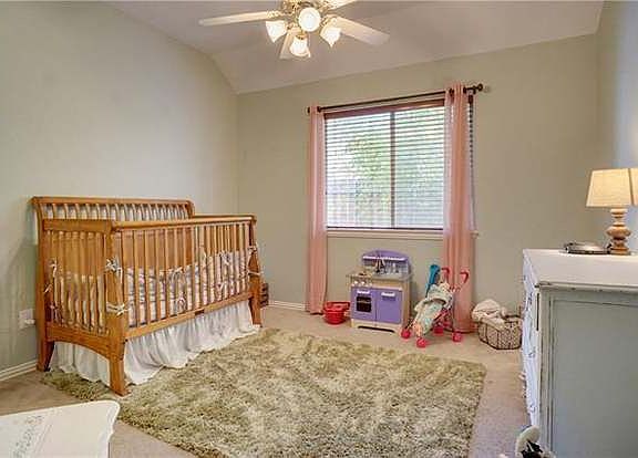 3rd image of 5621 Shadydell Dr