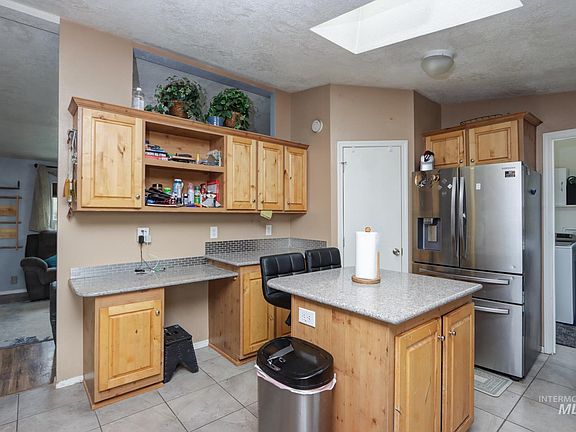 3rd image of 1583 Dustin Dr