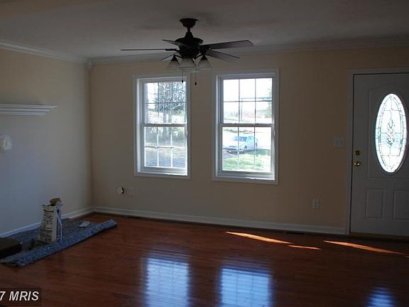 3rd image of 10318 Lanes Farm Ln
