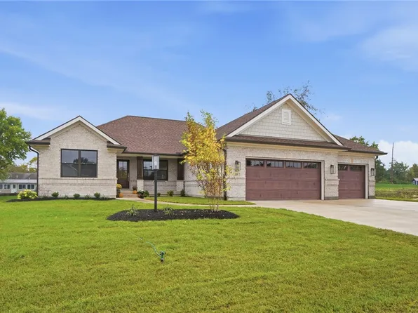 115 Cedar Creek Cir, Springboro, OH 45066