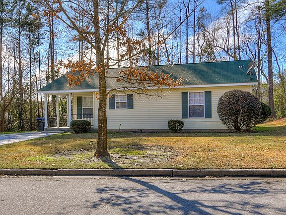 3rd image of 2415 Luxembourg Dr
