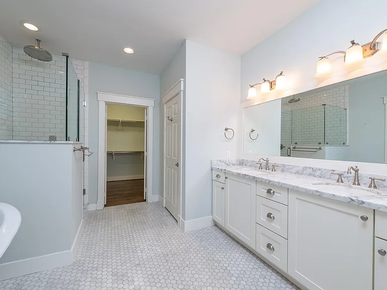 734B Allston St — Photo 14